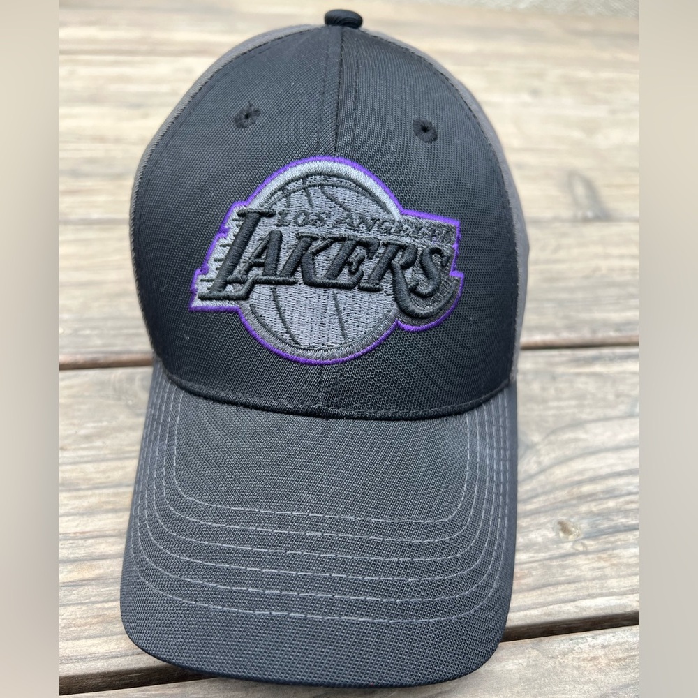 LA Lakers Purple Outline Logo Hat